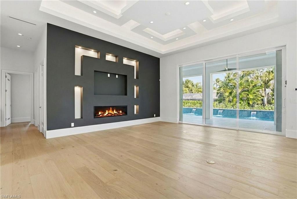 PARK SHORE - Residential