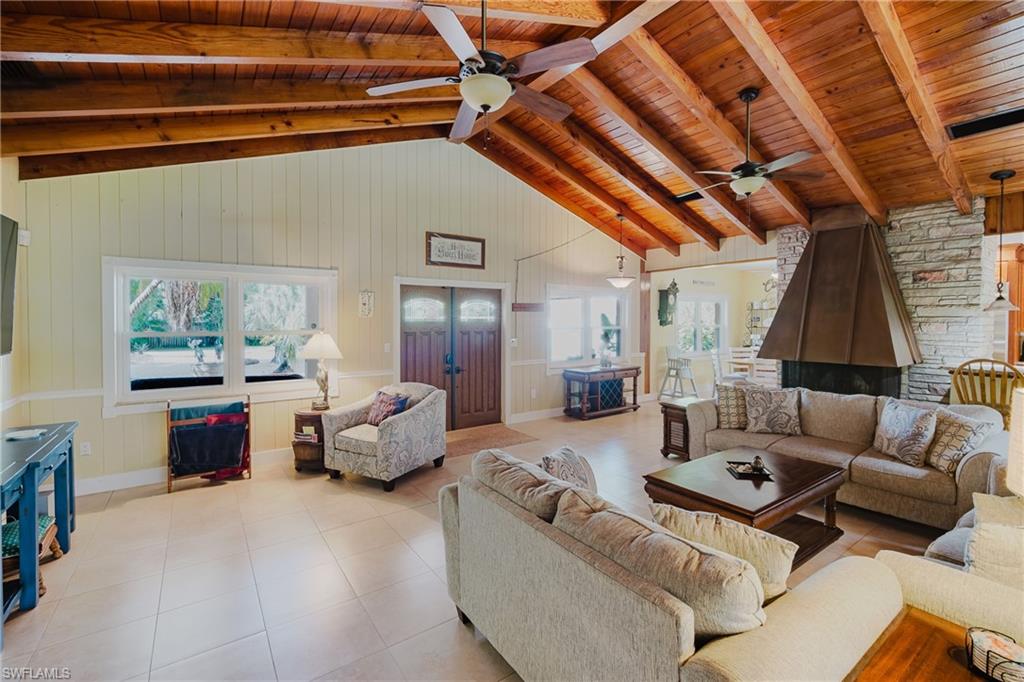 YACHT CLUB COLONY - Residential