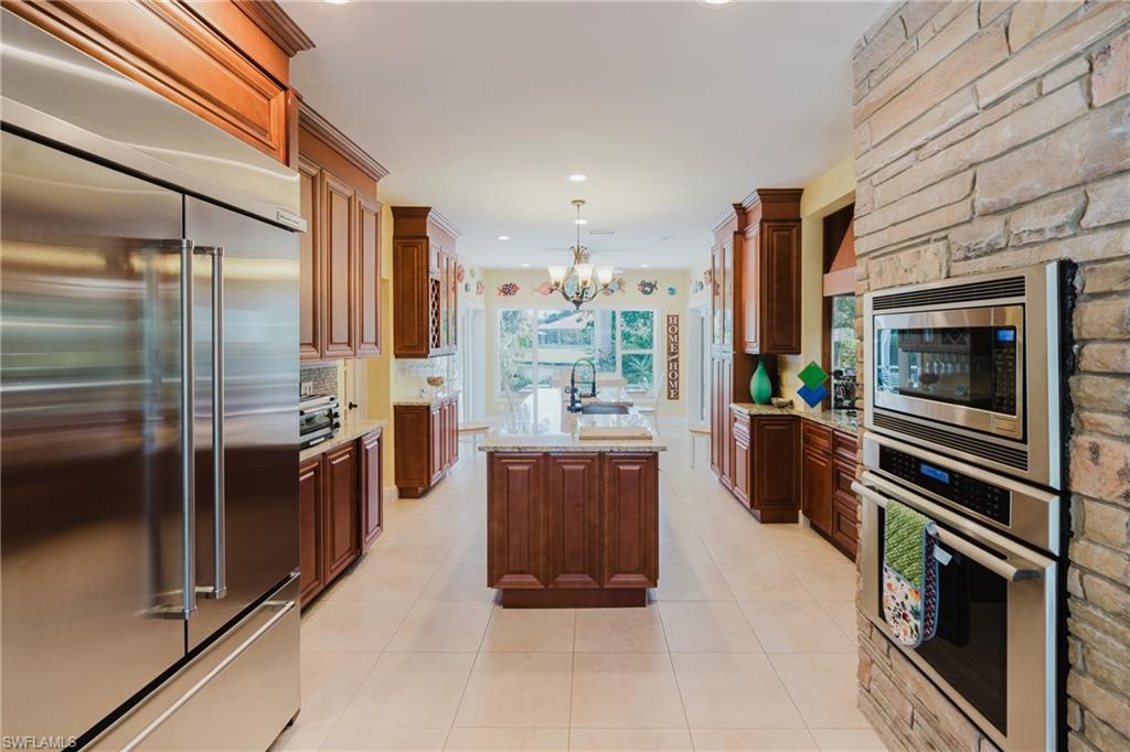 YACHT CLUB COLONY - Residential