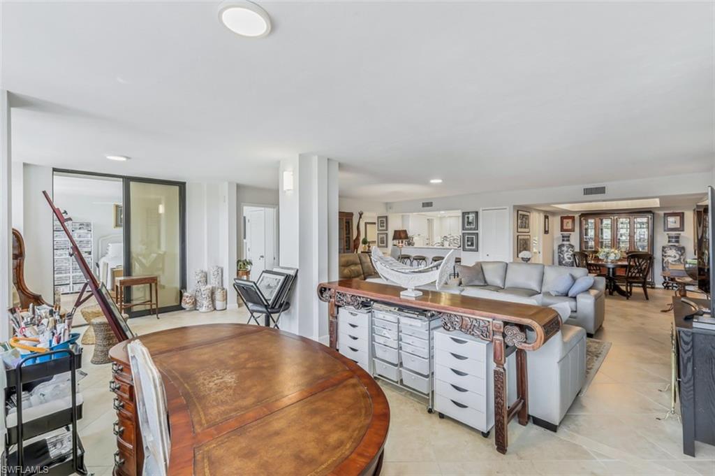 STRATFORD - Residential