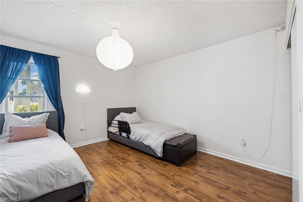 FOUR FOUNTAINS - Residential