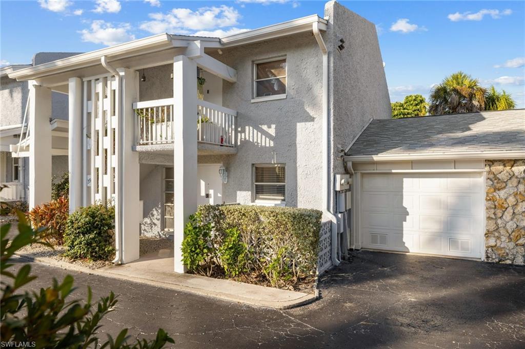 FOUR FOUNTAINS - Residential