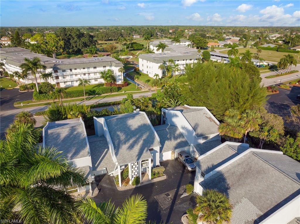 FOUR FOUNTAINS - Residential