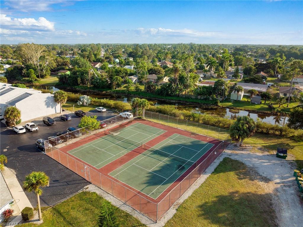 FOUR FOUNTAINS - Residential