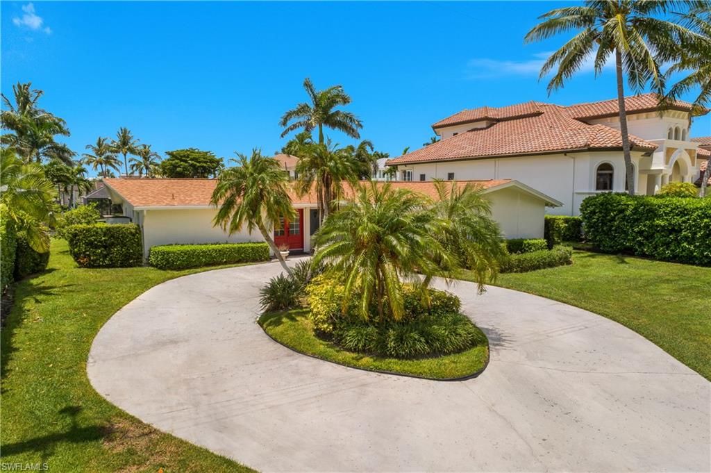 Photo of 2340 Snook DR, NAPLES, FL 34102 (MLS # 225065871)