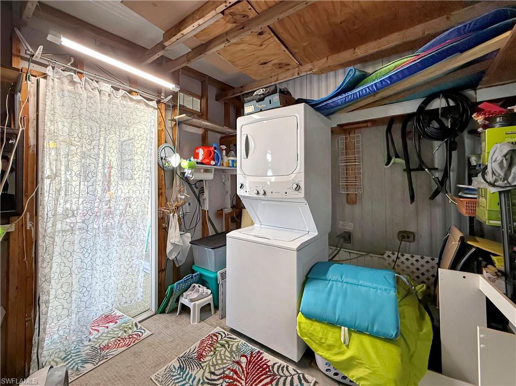 CRYSTAL LAKES - Residential