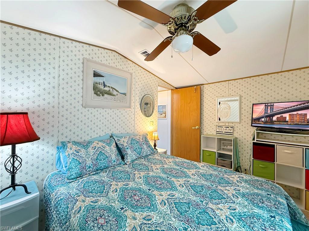 CRYSTAL LAKES - Residential