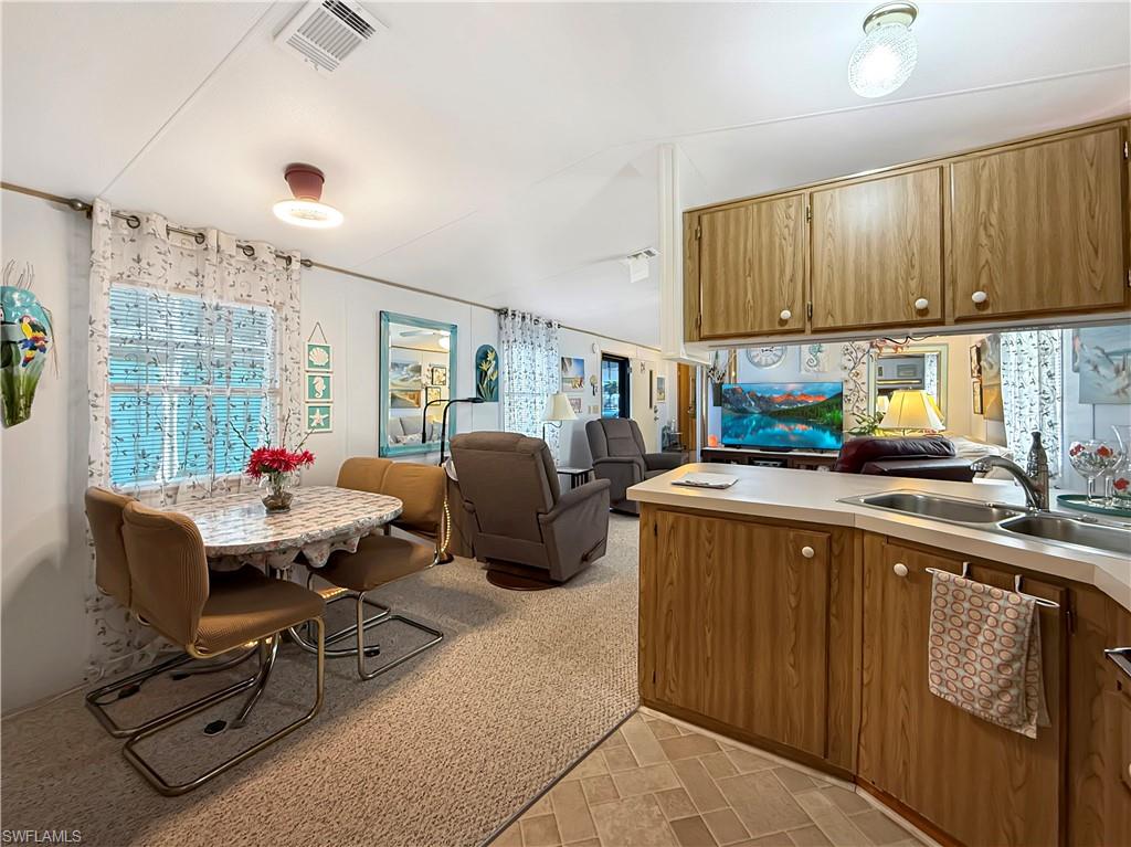 CRYSTAL LAKES - Residential