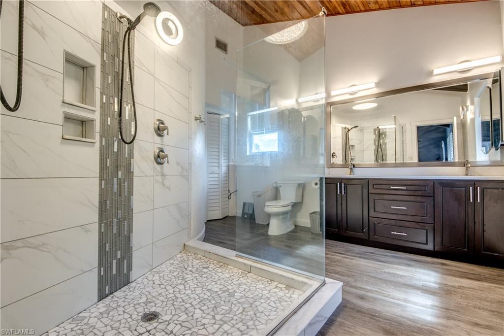 MACKABOY FARMS - Residential