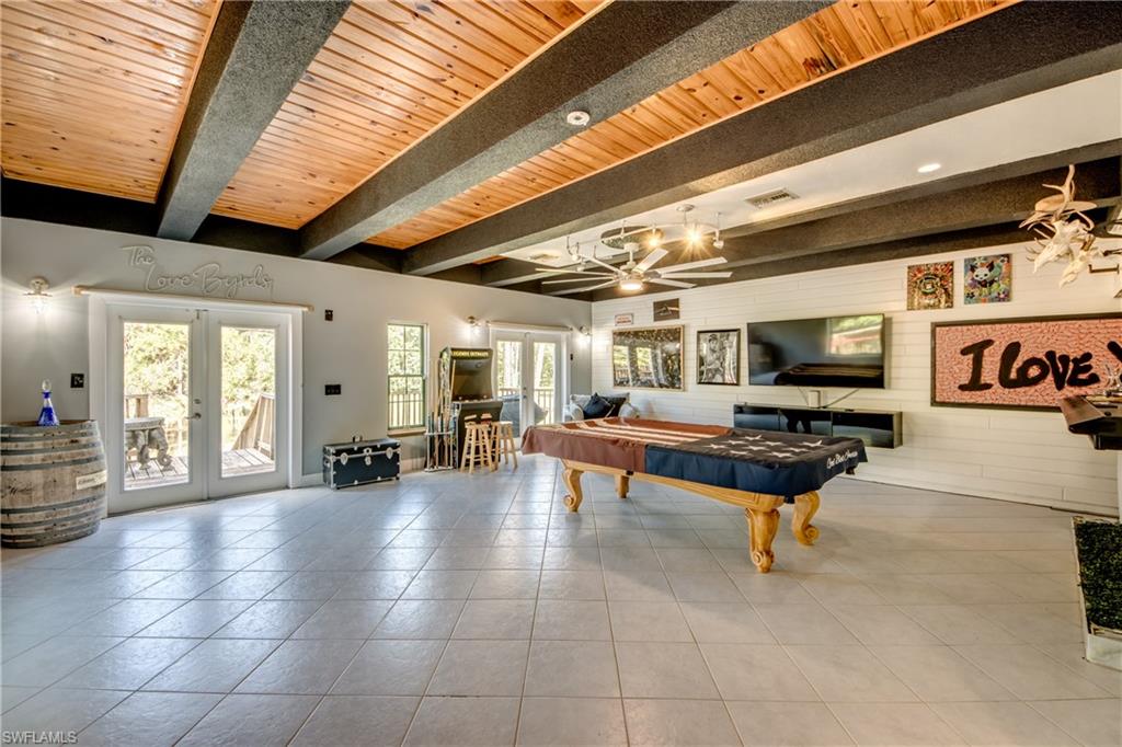 MACKABOY FARMS - Residential