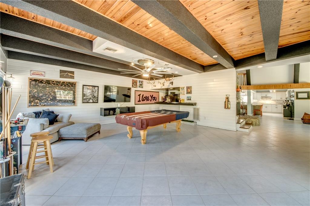 MACKABOY FARMS - Residential