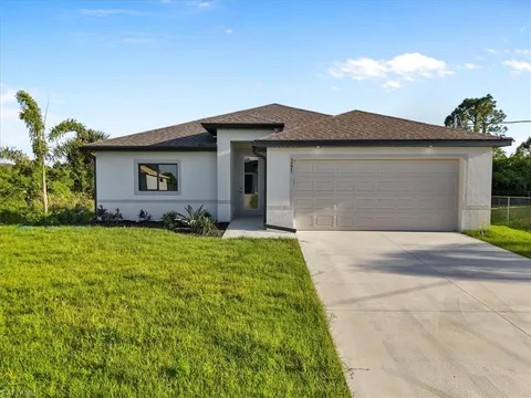 3225 58th St W, Lehigh Acres, FL 33971 - #: 225040365