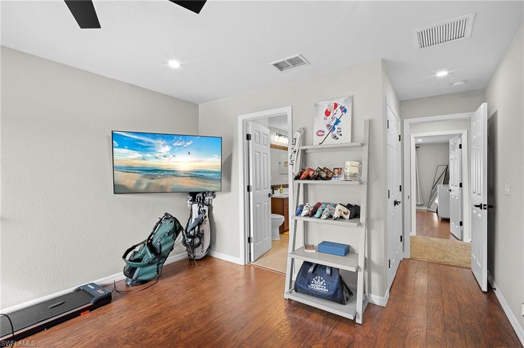 MAGNOLIA LAKES - Residential