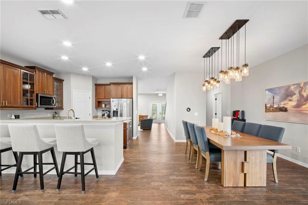 MAGNOLIA LAKES - Residential