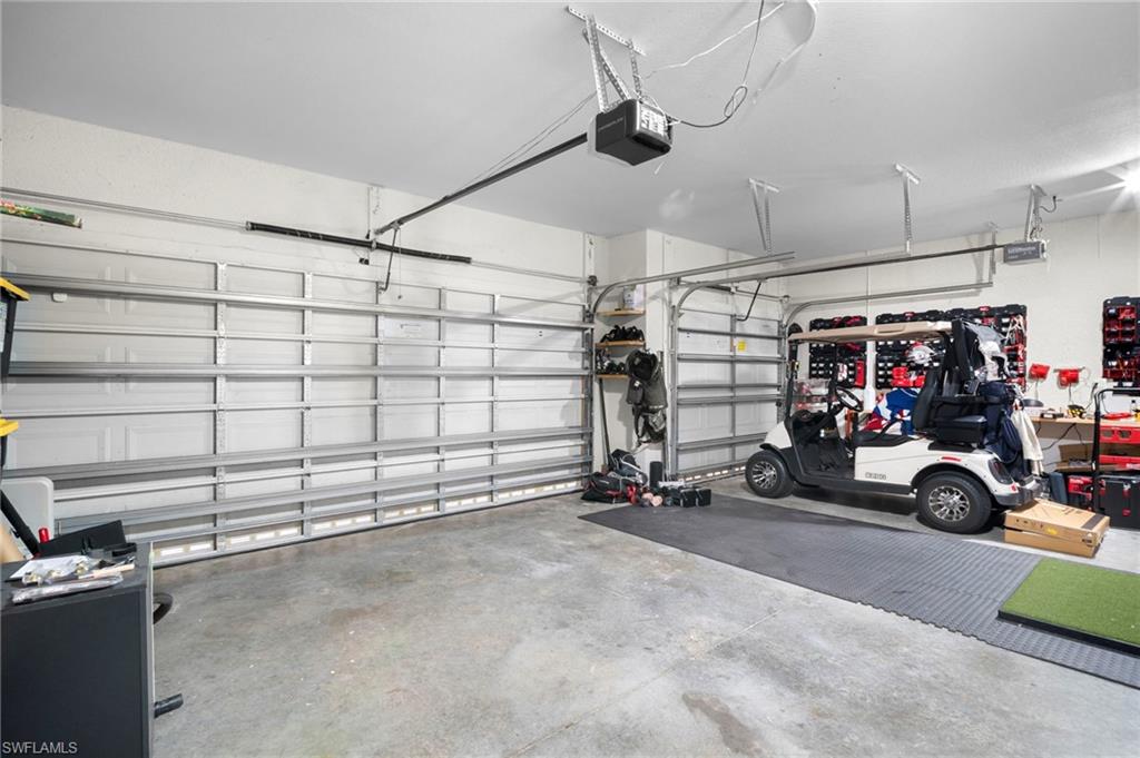 MAGNOLIA LAKES - Residential