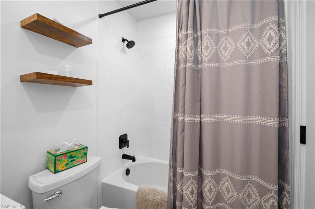 MAGNOLIA LAKES - Residential