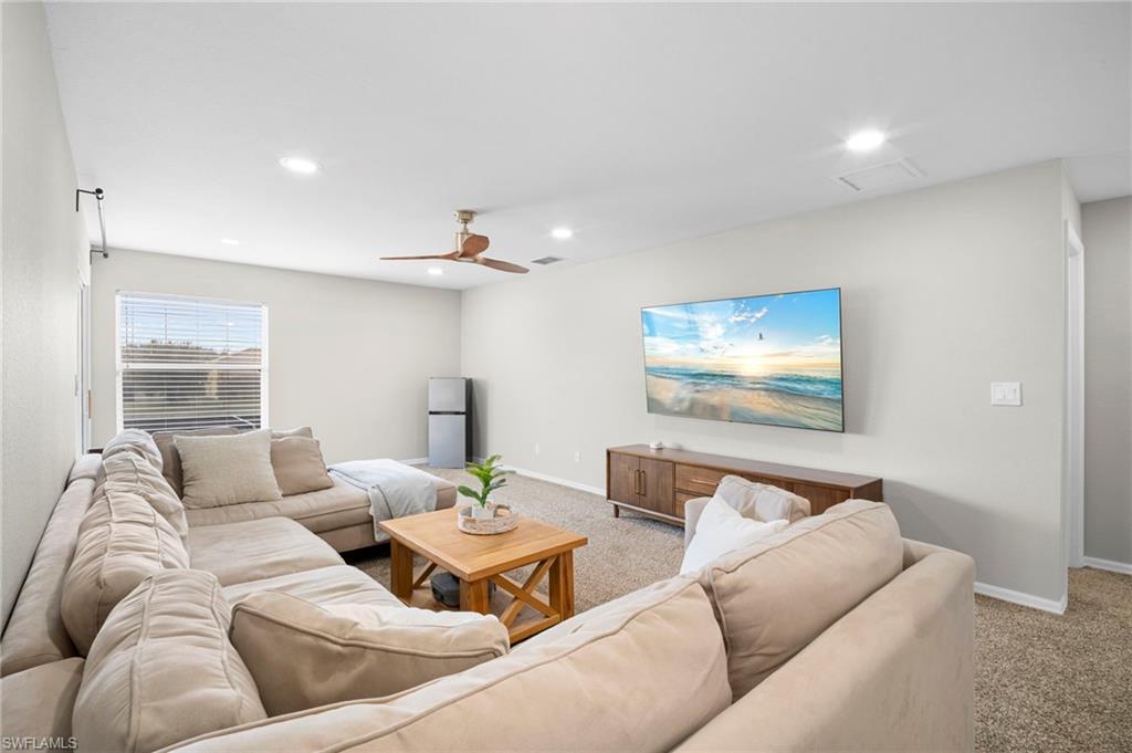 MAGNOLIA LAKES - Residential