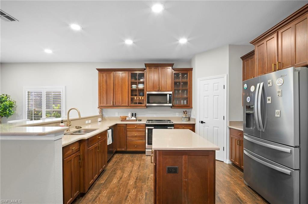 MAGNOLIA LAKES - Residential