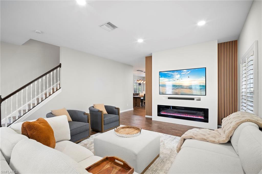 MAGNOLIA LAKES - Residential