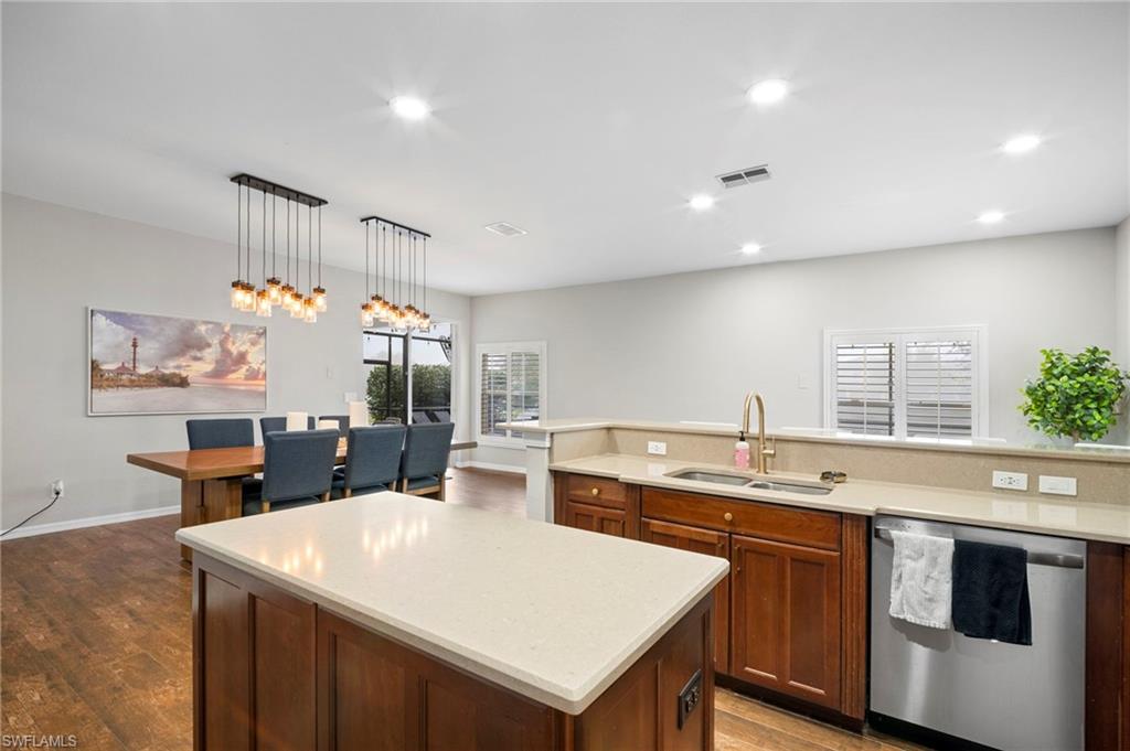 MAGNOLIA LAKES - Residential