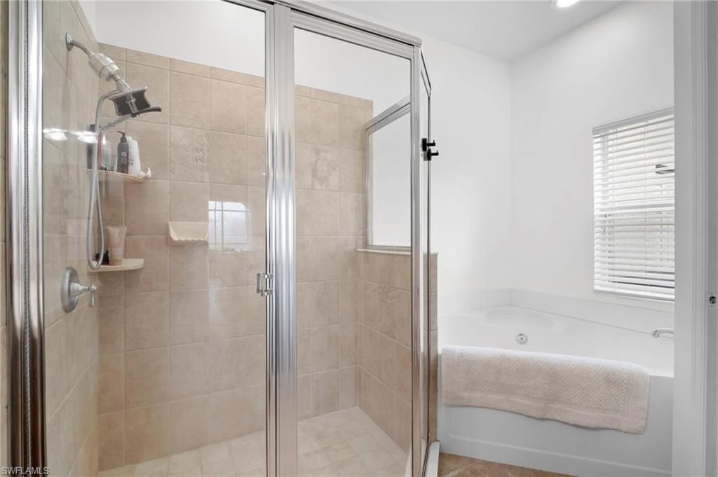 MAGNOLIA LAKES - Residential