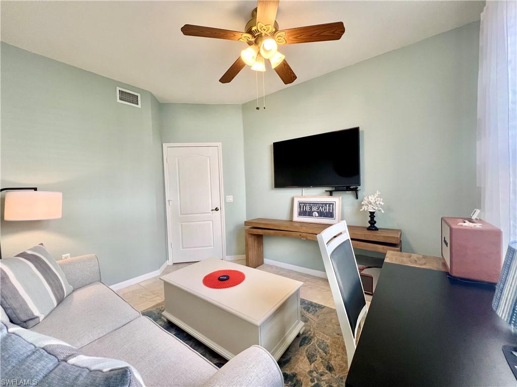 COLONIAL LINKS - Residential