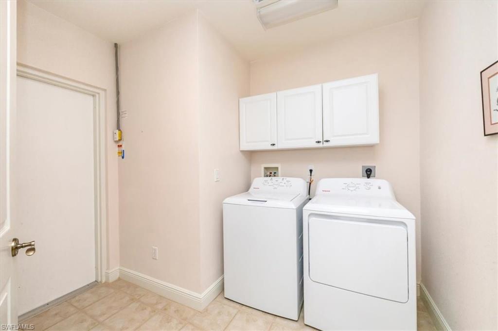 WINDWARD CAY - Residential