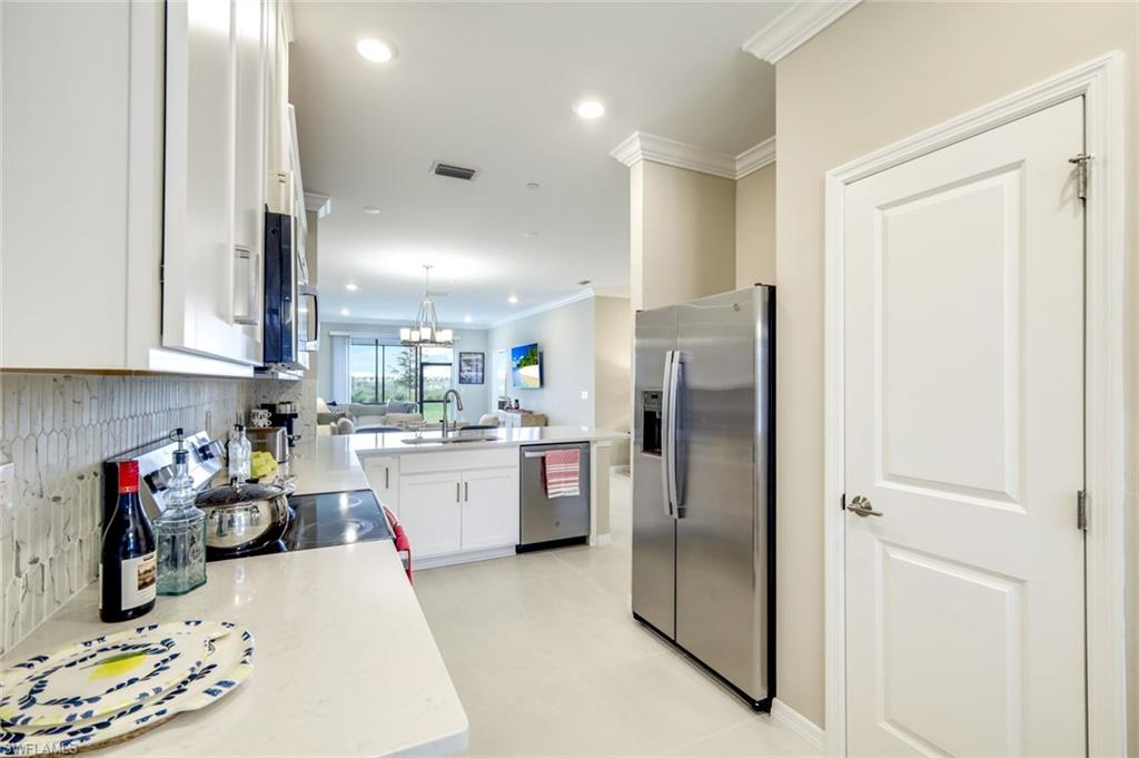 ESPLANADE LAKE CLUB - Residential Lease