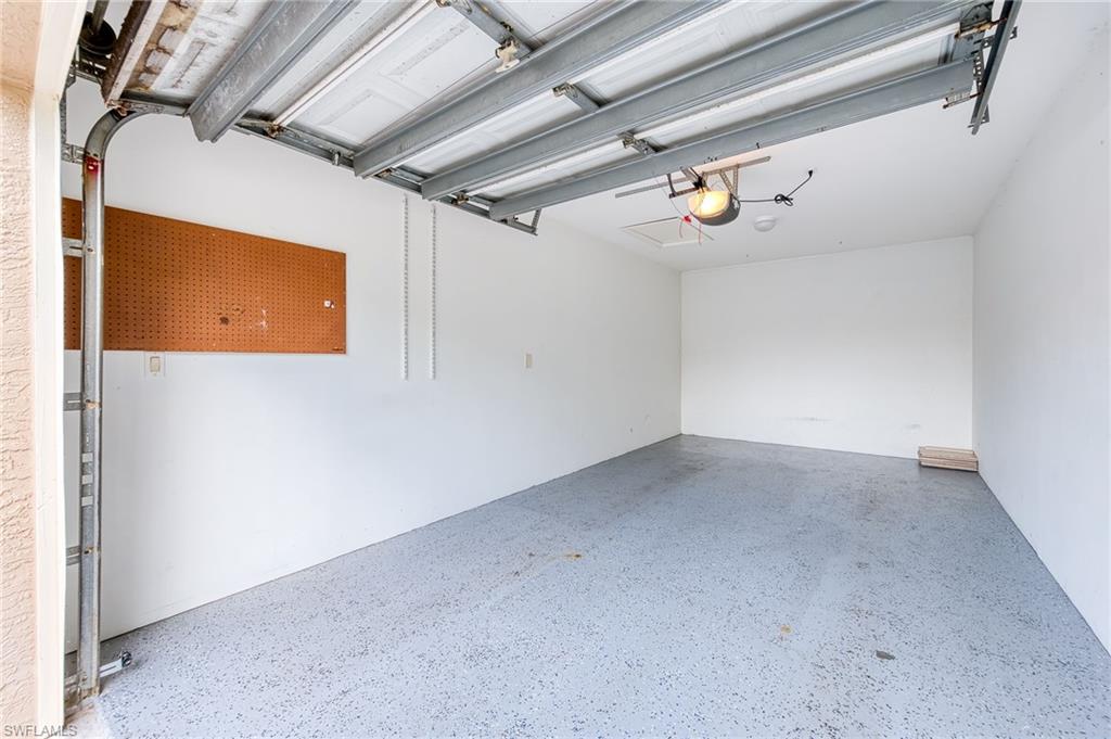 HUNTINGTON LAKES - Residential