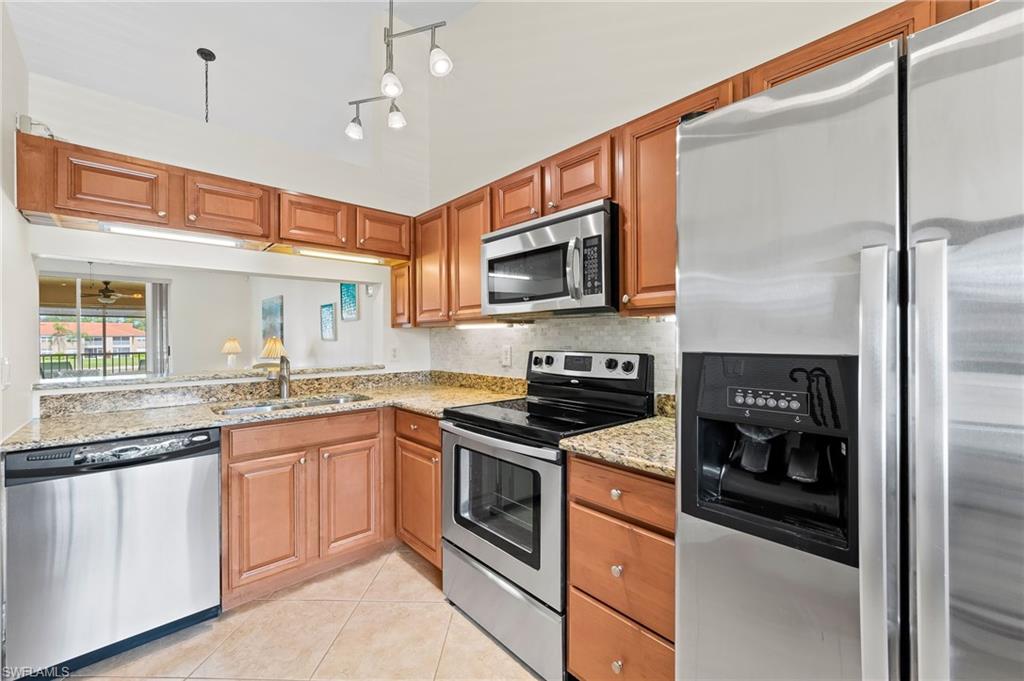 HUNTINGTON LAKES - Residential