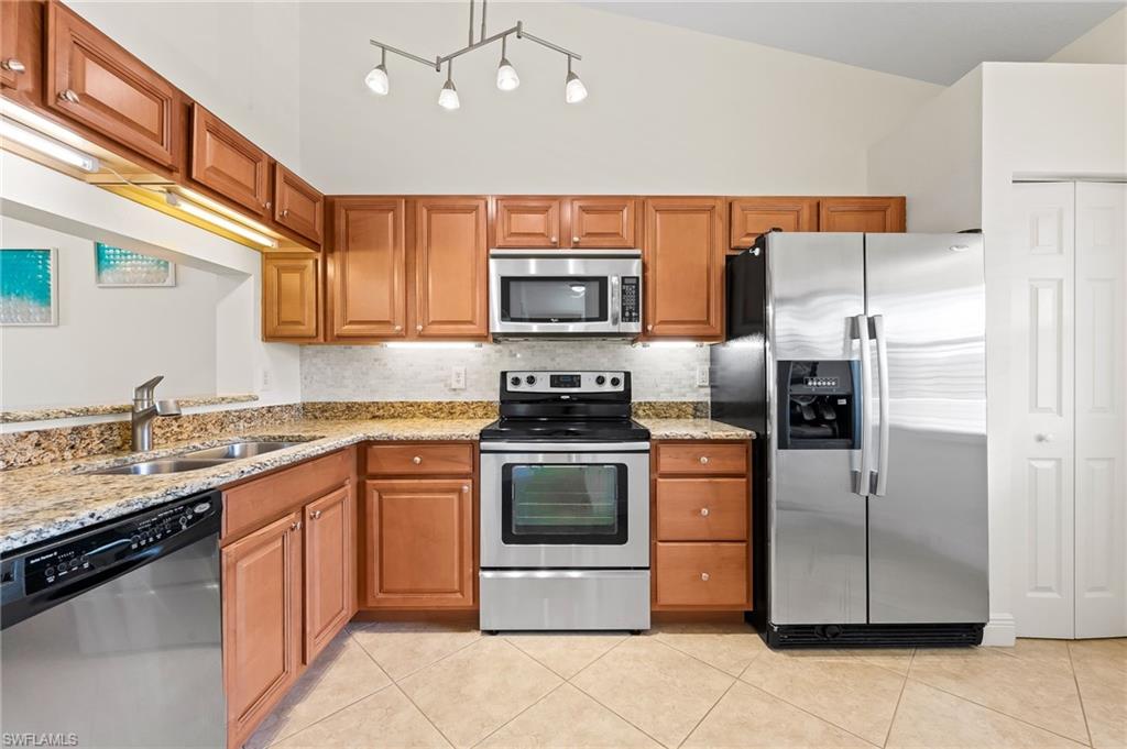 HUNTINGTON LAKES - Residential