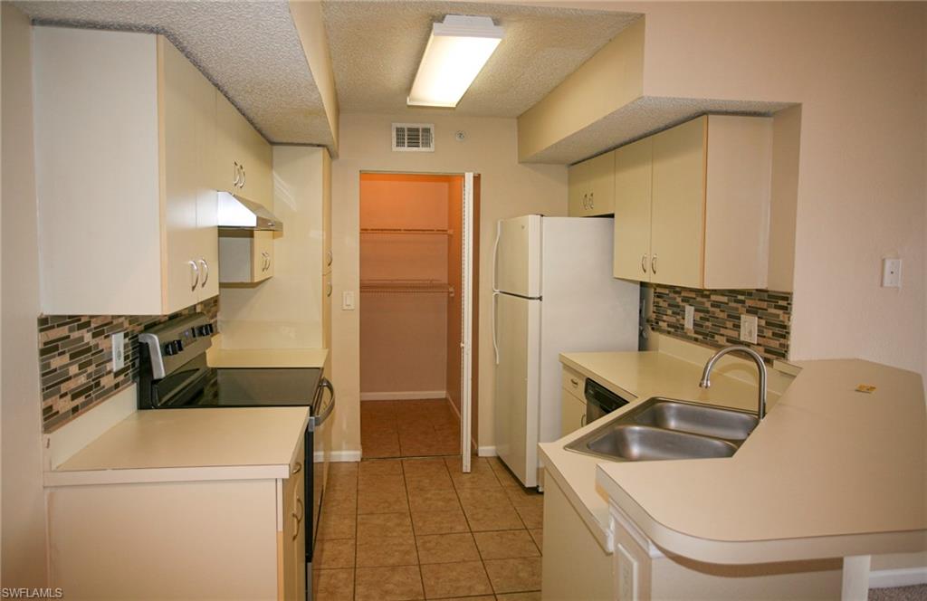 MUSA AT DANIELS - Residential Lease