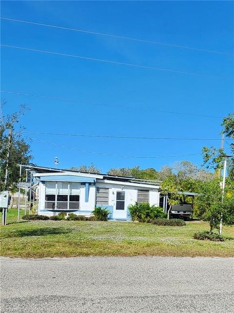 A home in MOORE HAVEN