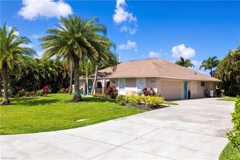 A home in NAPLES