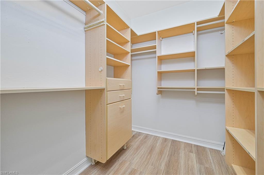 LIVINGSTON WOODS - Residential Lease