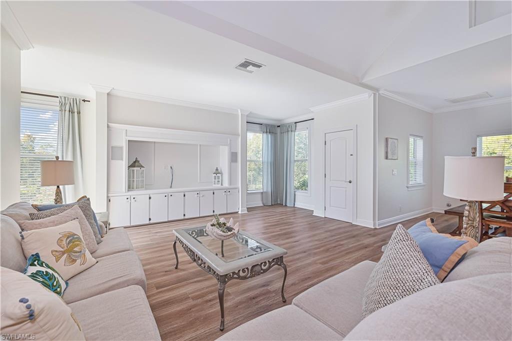 LIVINGSTON WOODS - Residential Lease