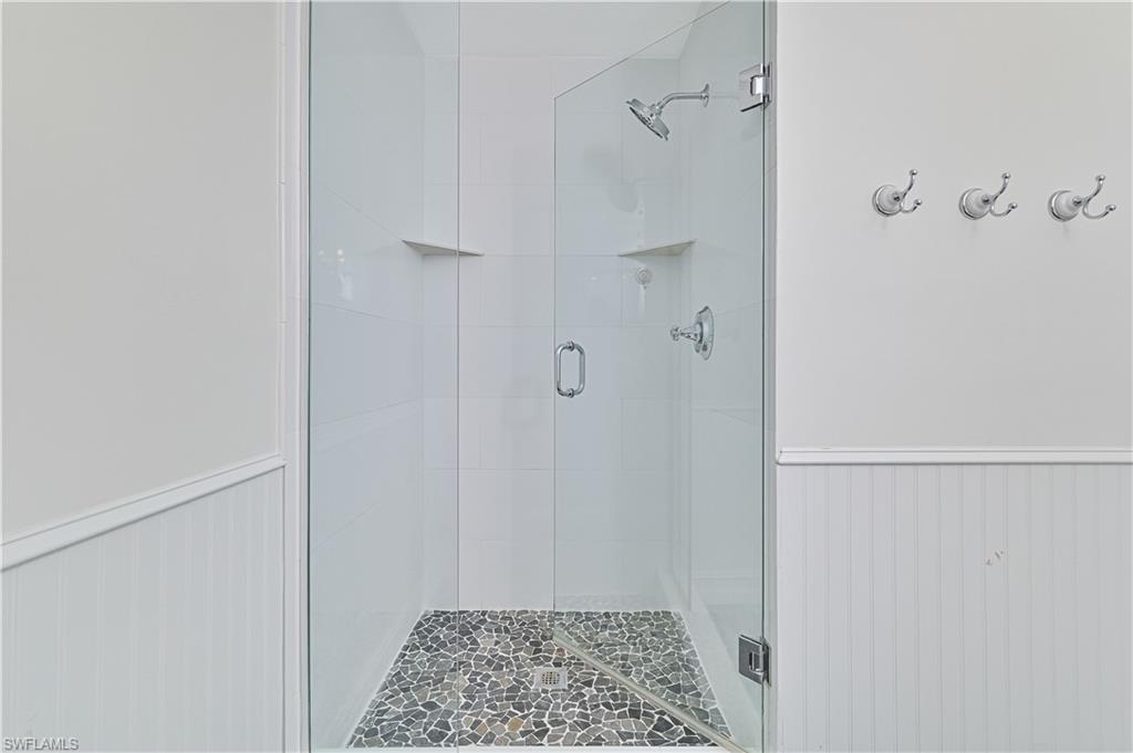 LIVINGSTON WOODS - Residential Lease