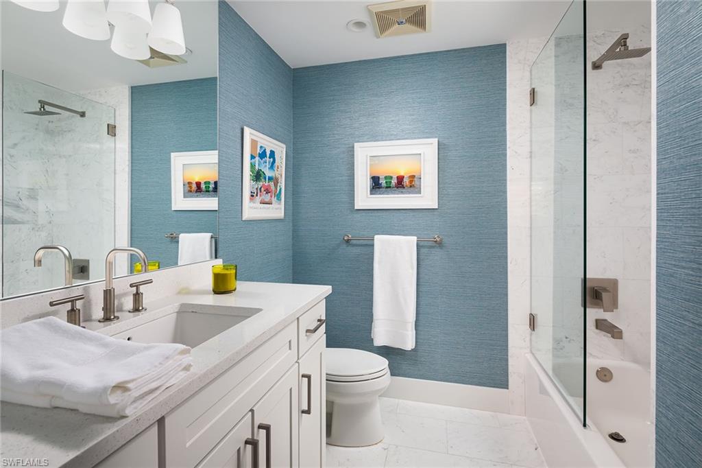 ESMERALDA ON EIGHTH - Residential