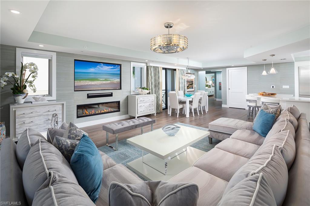 ESMERALDA ON EIGHTH - Residential