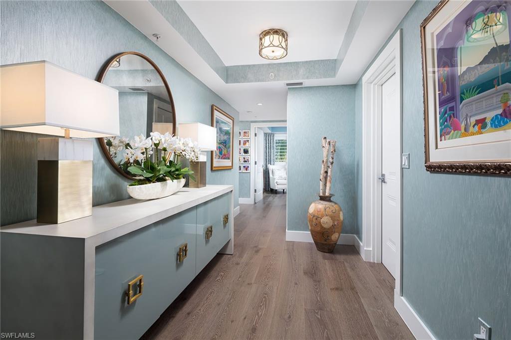 ESMERALDA ON EIGHTH - Residential