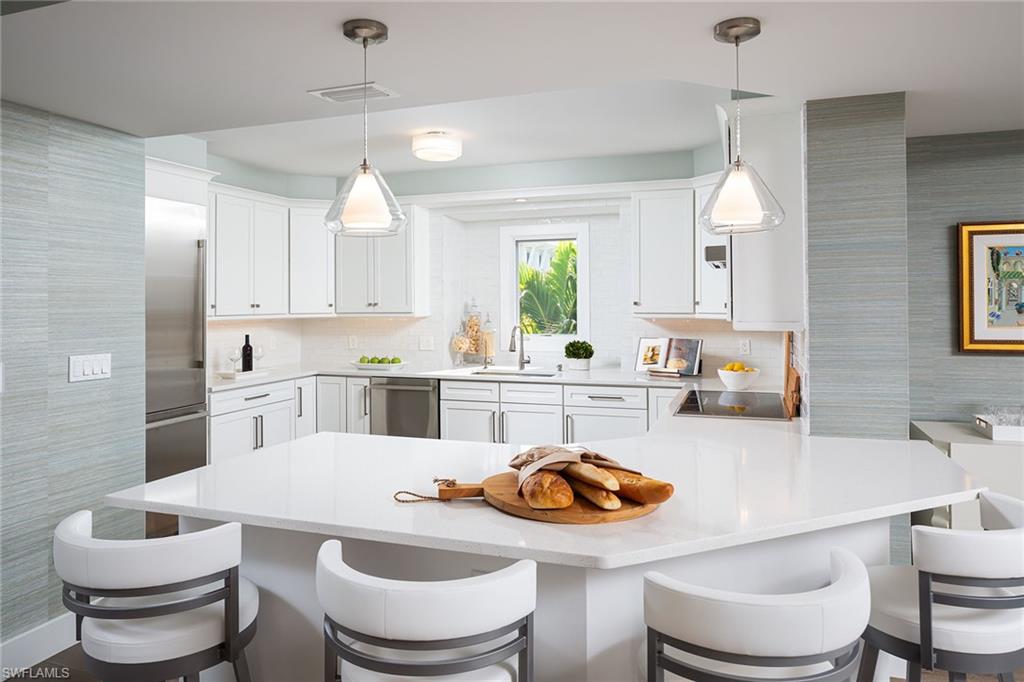 ESMERALDA ON EIGHTH - Residential