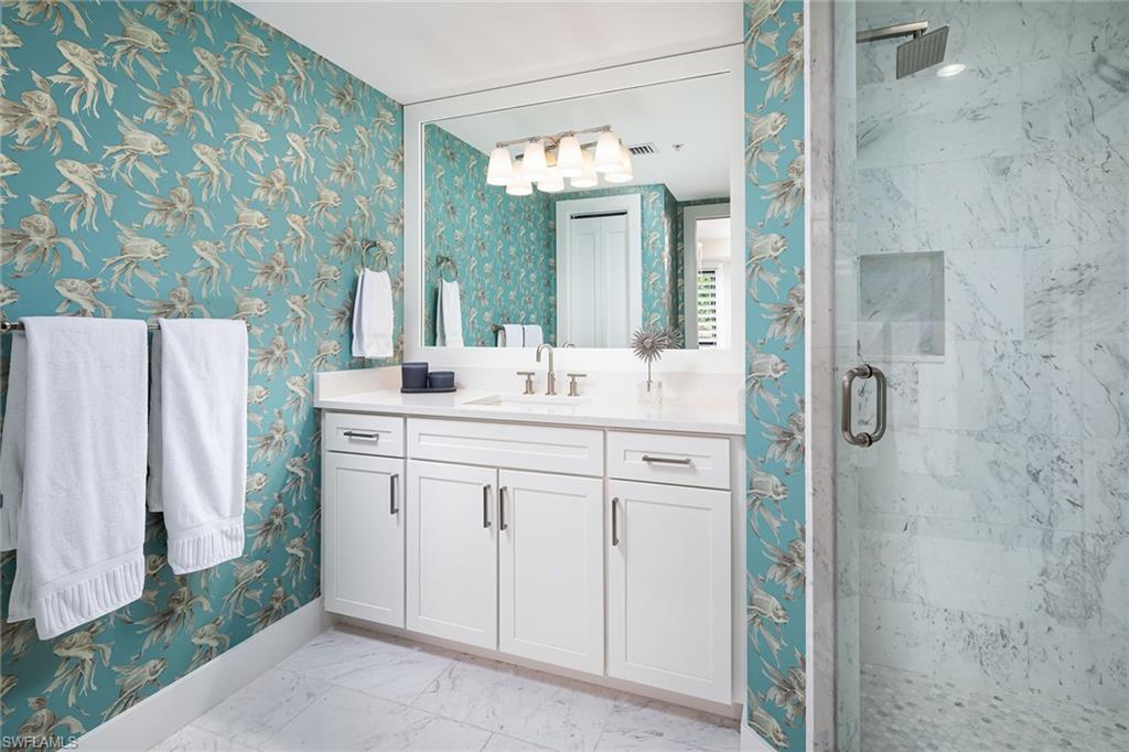 ESMERALDA ON EIGHTH - Residential