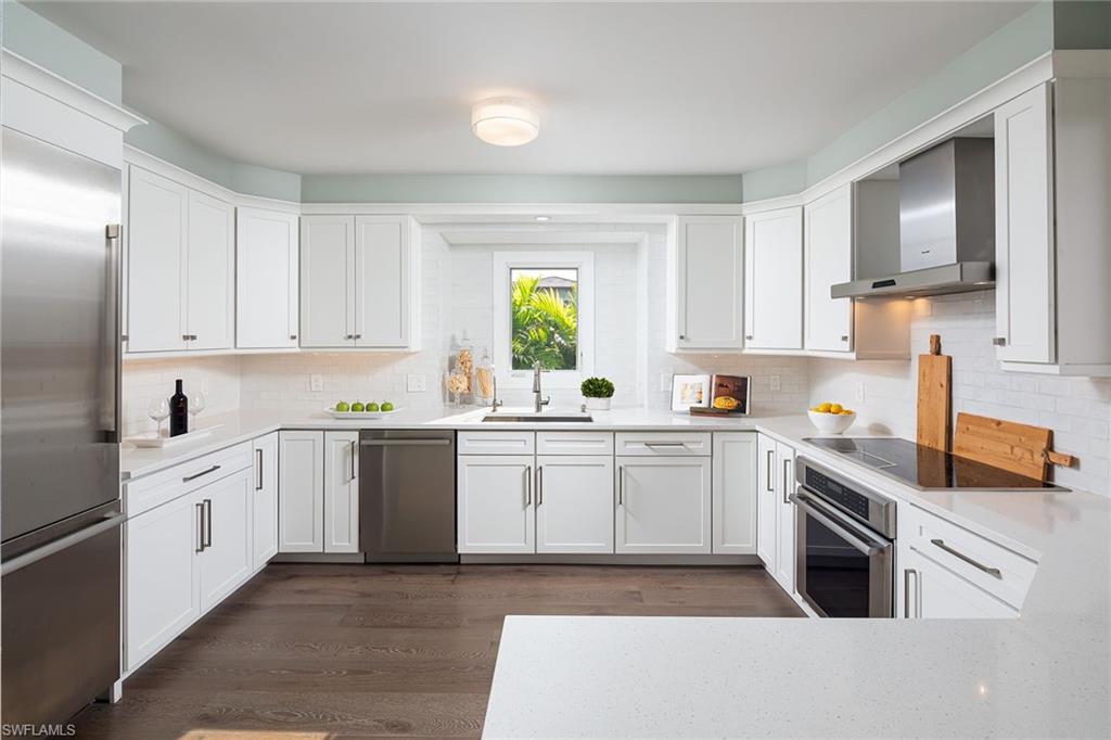 ESMERALDA ON EIGHTH - Residential