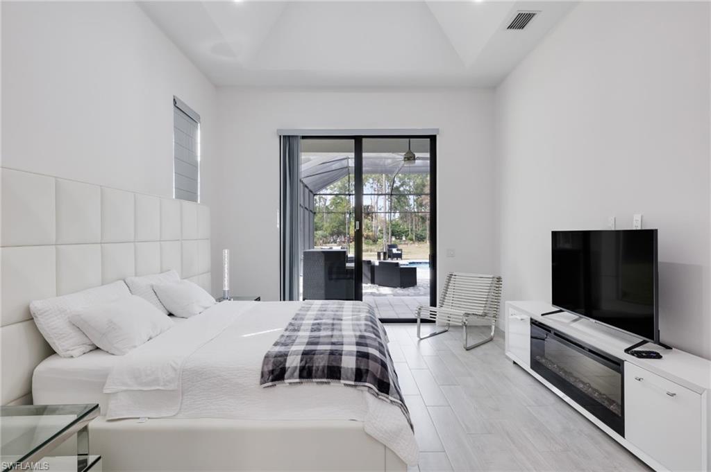 LIVINGSTON WOODS - Residential