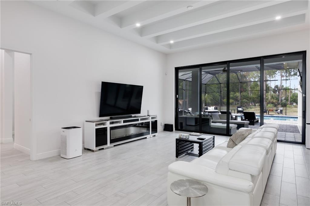 LIVINGSTON WOODS - Residential