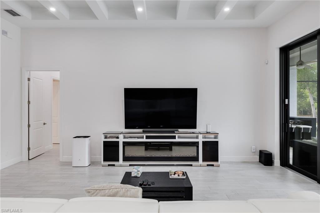 LIVINGSTON WOODS - Residential