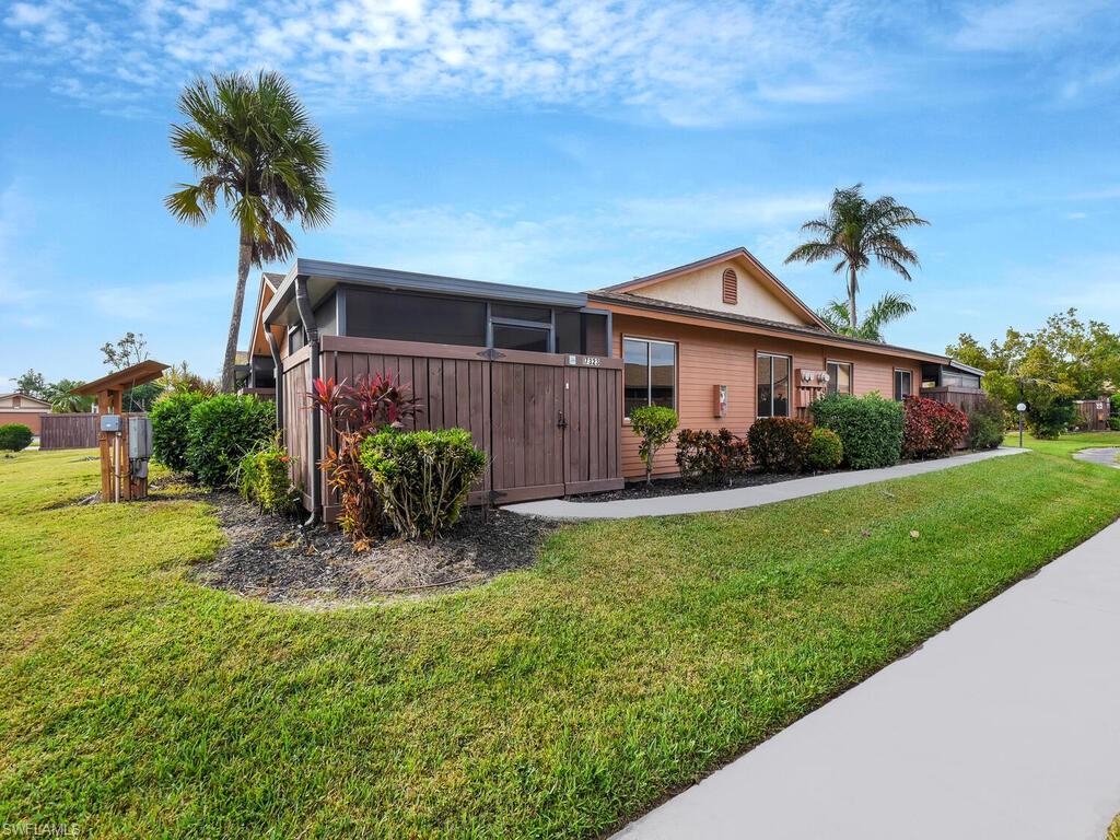 ROYAL WOODS - Residential