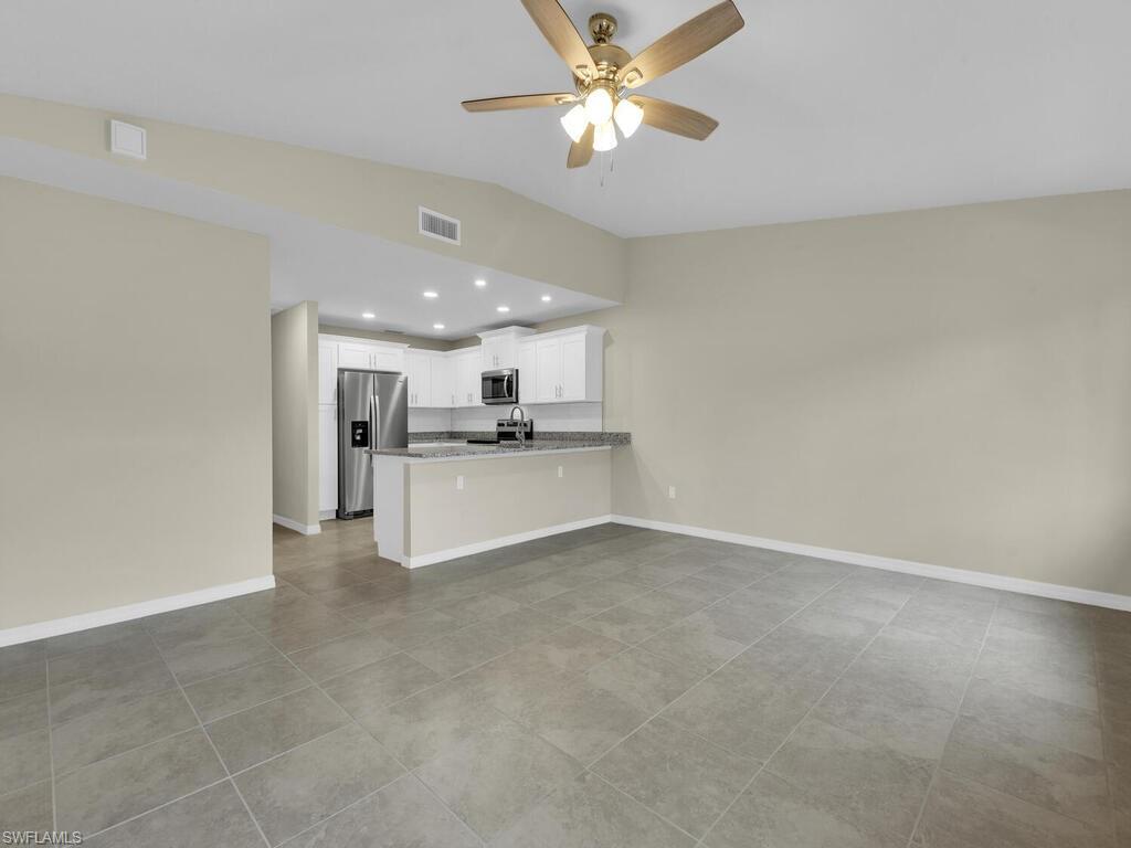 ROYAL WOODS - Residential