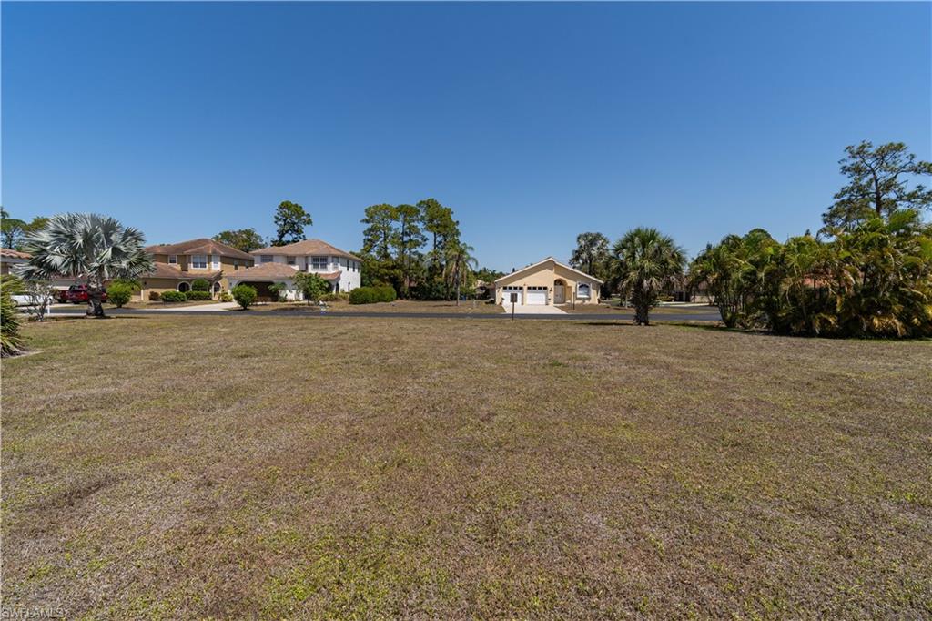 SPANISH GARDENS - Land