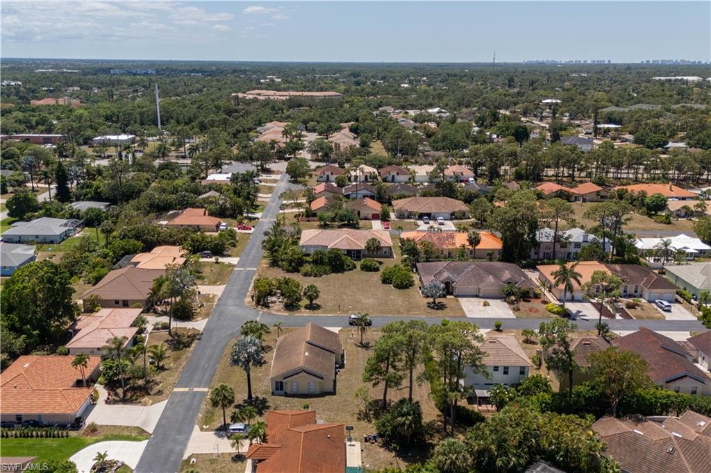 SPANISH GARDENS - Land